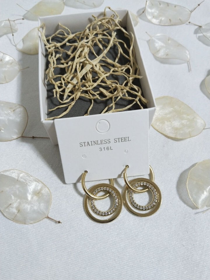 Çelik 2'li Yuvarlak Taşlı Gold Küpe