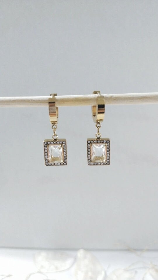 Çelik Kare Beyaz Taşlı Gold Küpe